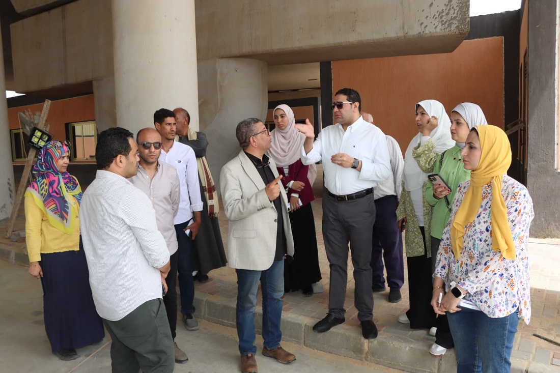 نائب المحافظ يتفقد مشروع مجمع المواقف